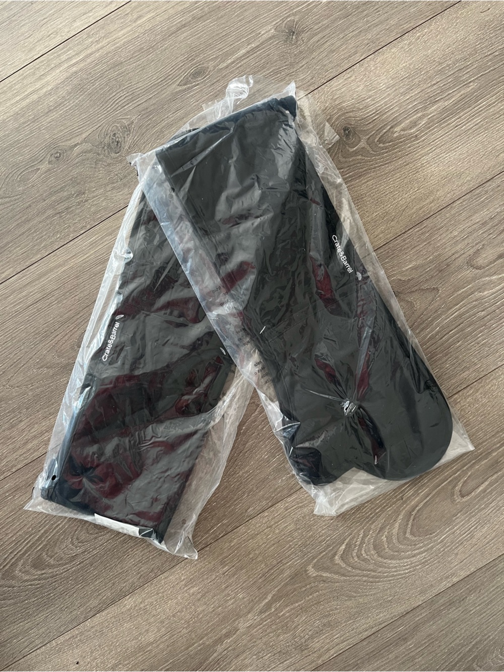 NWOT Crate&Barrel Set of 2 Black Oven Mitts Retails $25 each